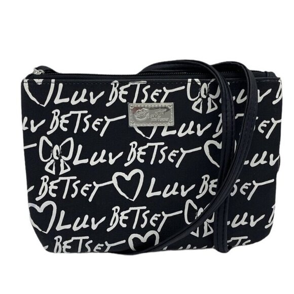Luv Betsey by Betsey Johnson Black White Crossbody Wristlet NEW - Picture 1 of 10